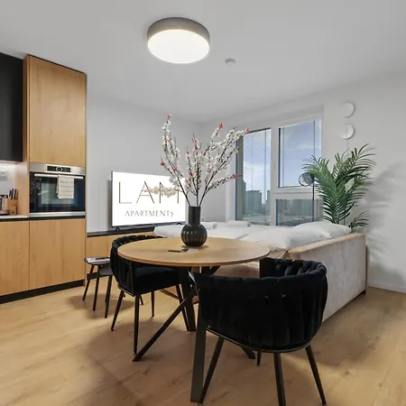 Lam Danubius - Free Parking - Balcony - Ac Lägenhet